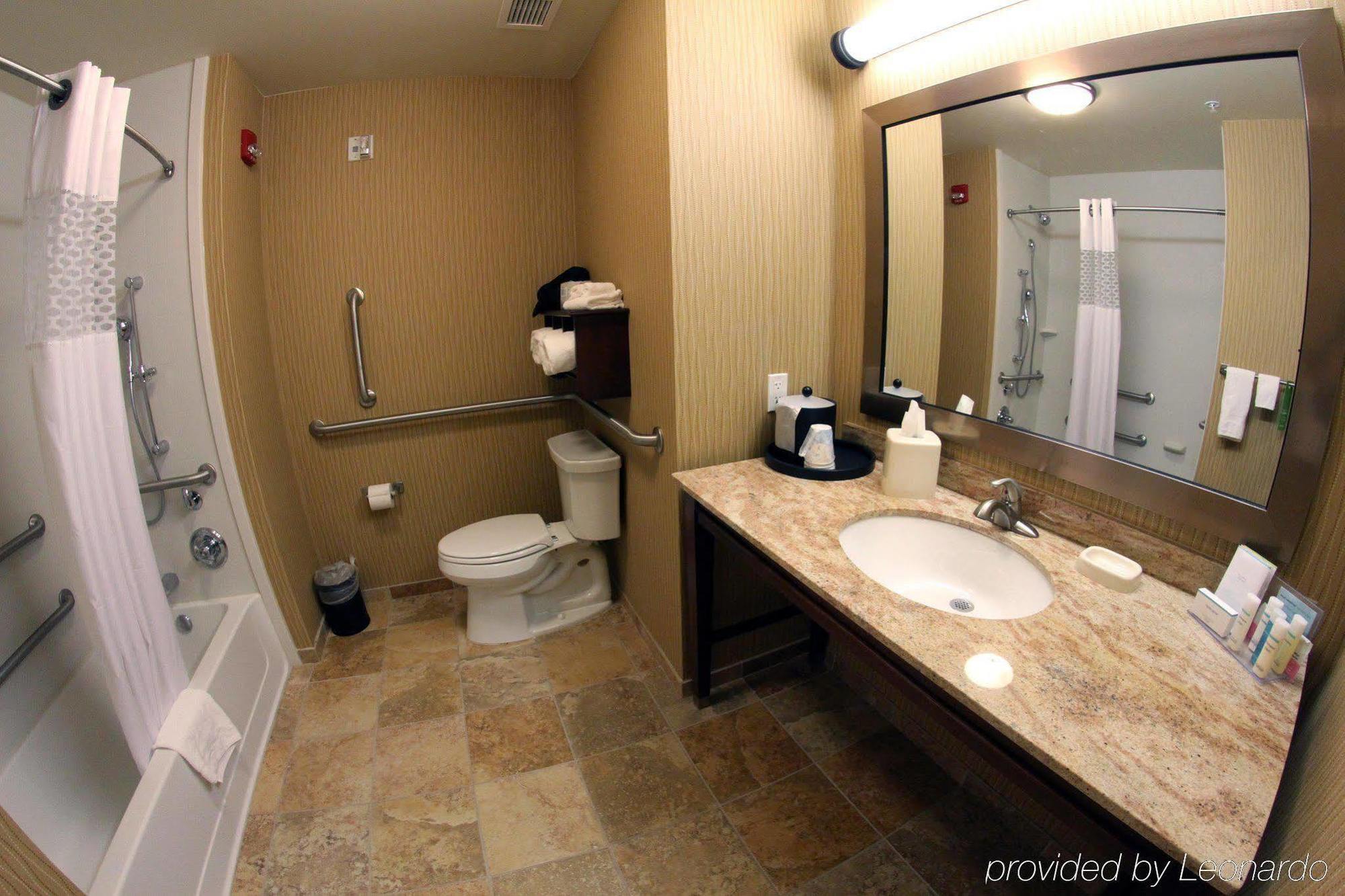 Hampton Inn&Suites Grand Forks Exterior foto